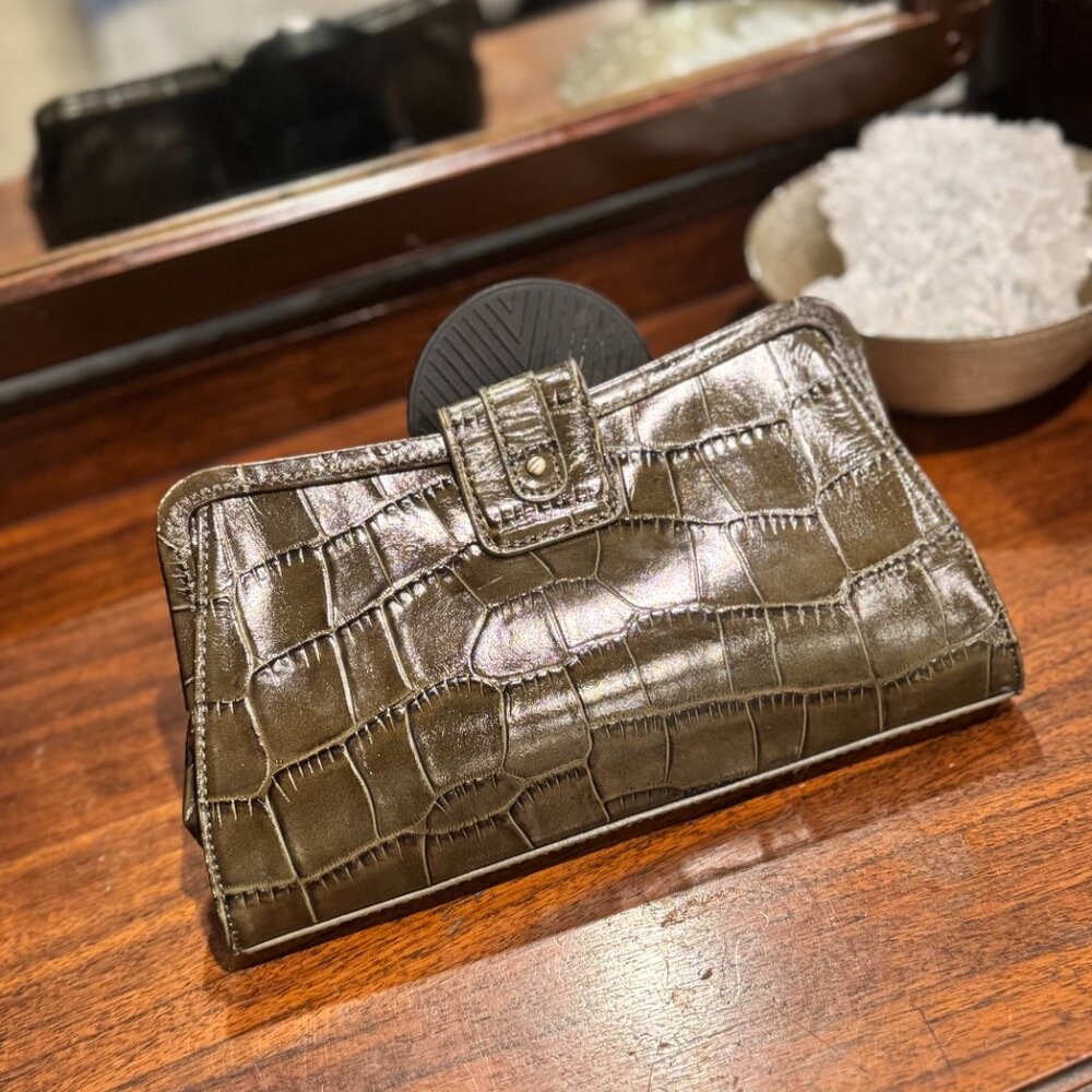 Ann Taylor Leather Clutch Croc Embossed Brown Dark Green Clutch - Picture 3 of 6